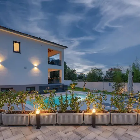 Antares By Interhome Tatil Evi Štinjan