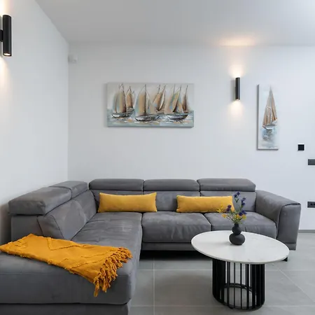 Antares By Interhome Tatil Evi *